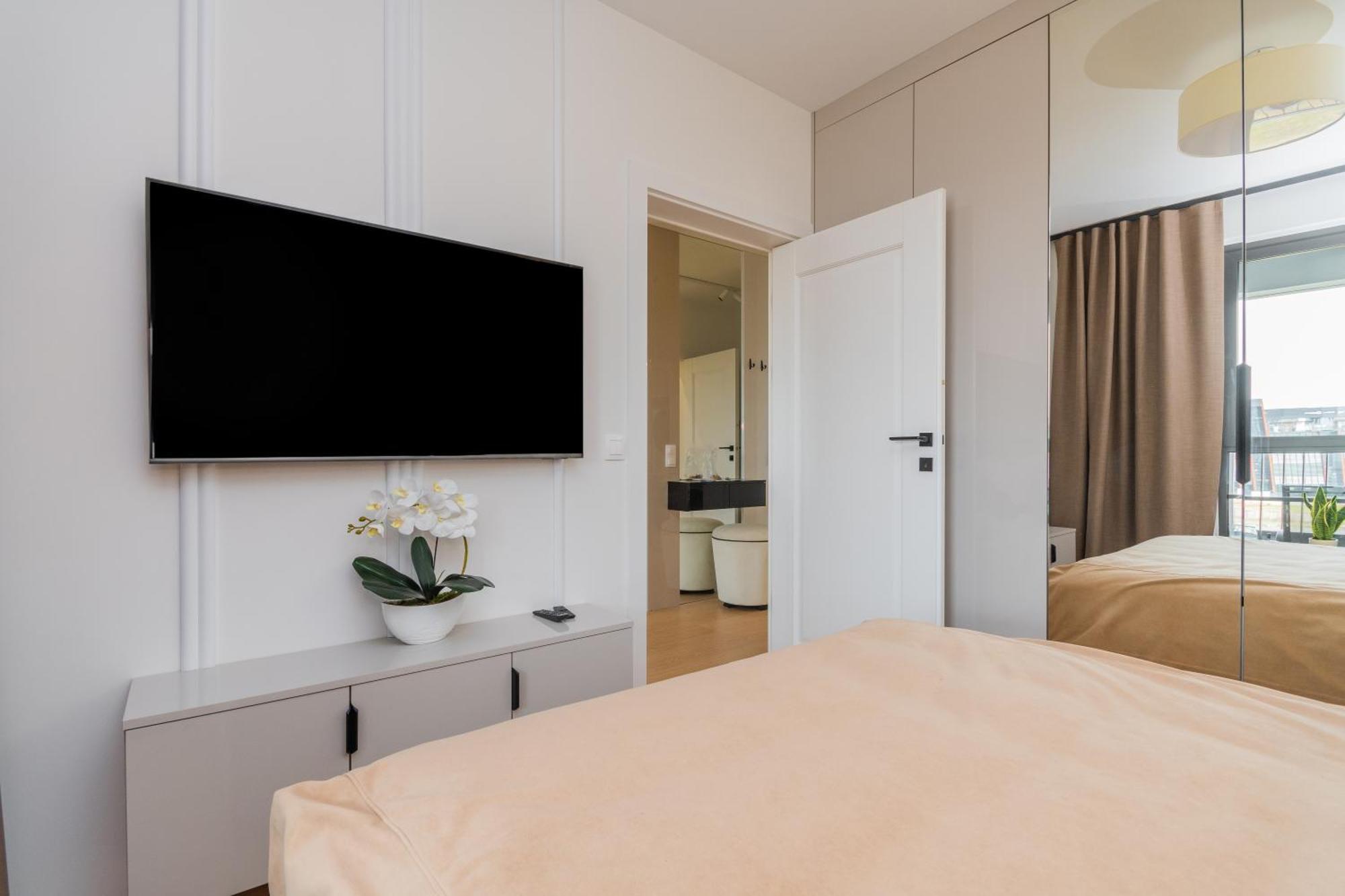 Grand Apartments - Doki Living & Foodhall Gdańsk Buitenkant foto