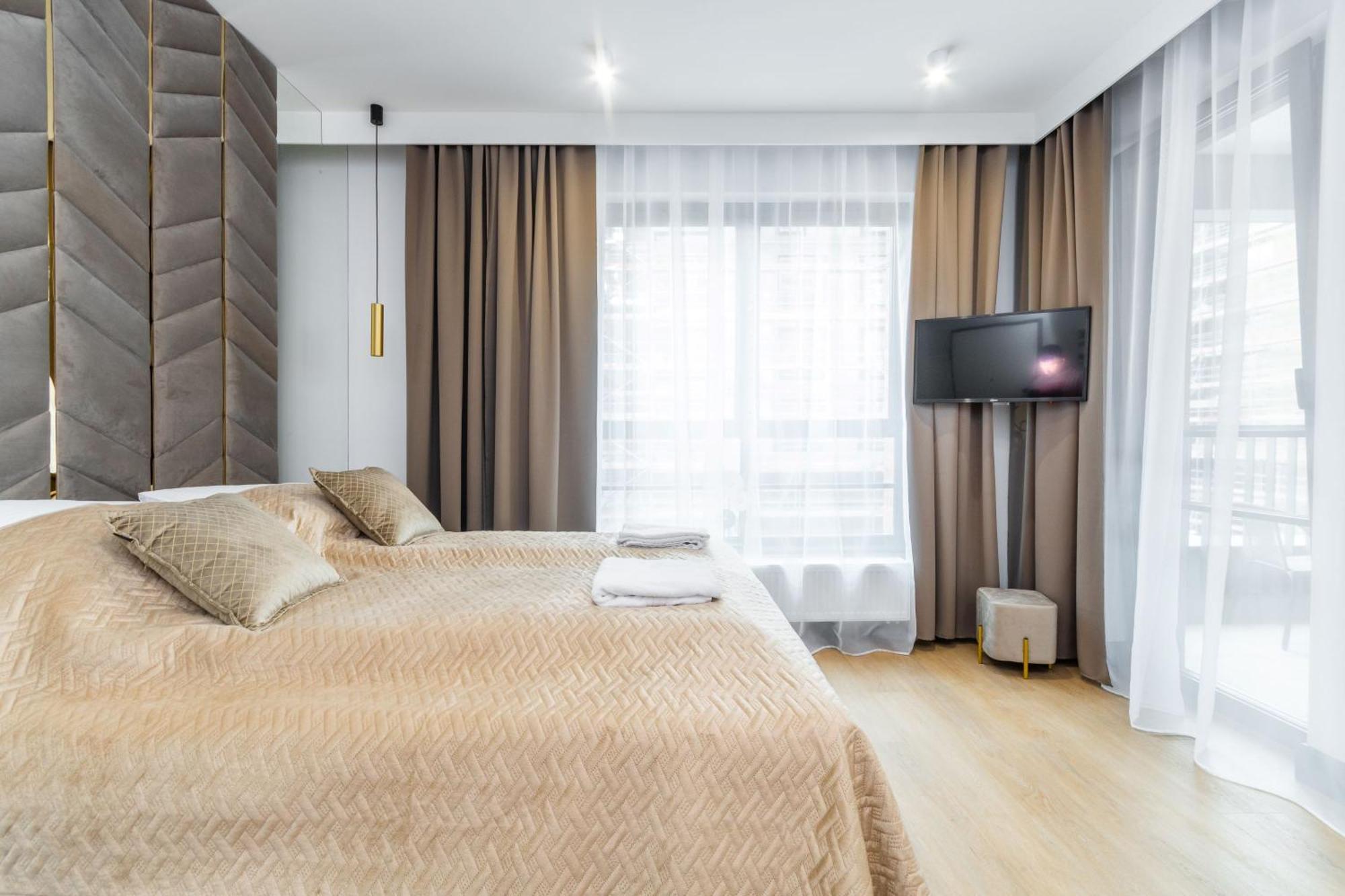 Grand Apartments - Doki Living & Foodhall Gdańsk Buitenkant foto